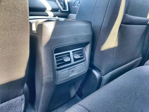 New 2026 GMC Canyon Elevation w/ LPO, Black Badging Package image 33