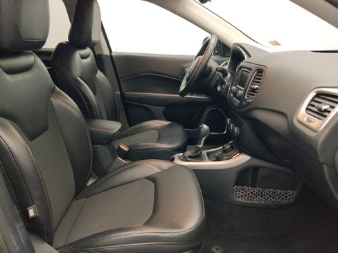 Used 2018 Jeep Compass Latitude AWD/4WD image 21
