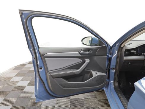 New 2026 Volkswagen Jetta SE FWD image 6