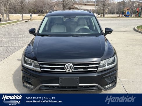 Used 2018 Volkswagen Tiguan SE w/ 18" Alloy Wheels Package image 1