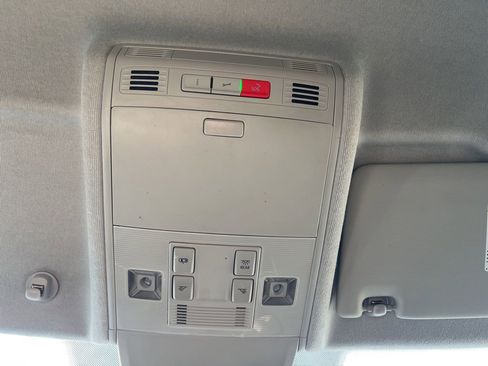 Used 2023 Volkswagen Tiguan SE image 24