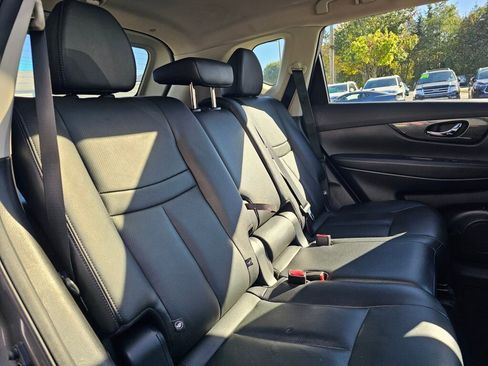 Used 2016 Nissan Rogue SL image 11