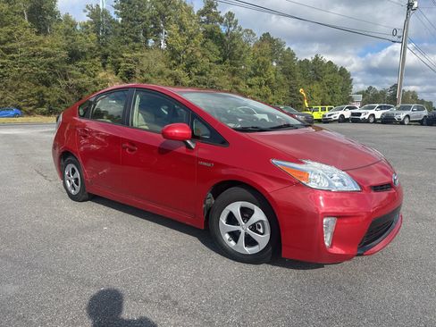 Used 2014 Toyota Prius Two FWD image 3