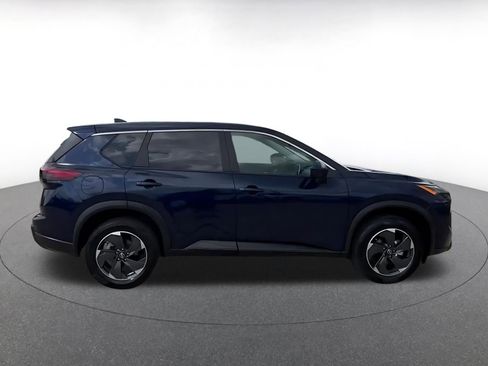 Used 2025 Nissan Rogue SV image 16