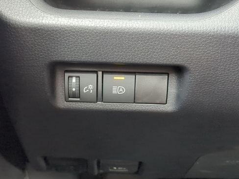Used 2021 Toyota RAV4 LE w/ Carpet Mat Package (TMS) AWD/4WD image 17