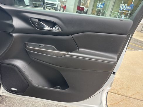 Used 2017 GMC Acadia SLT AWD/4WD image 51