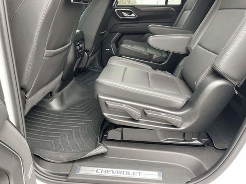 Used 2024 Chevrolet Suburban Z71 w/ Luxury Package image 14