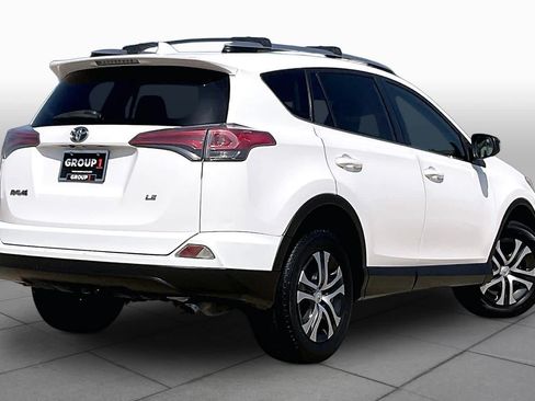 Used 2017 Toyota RAV4 LE FWD image 12
