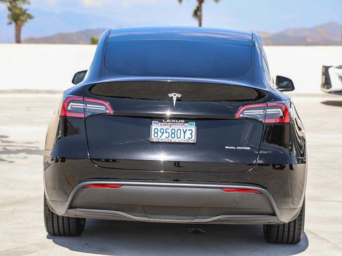 Used 2024 Tesla Model Y Long Range AWD/4WD image 6
