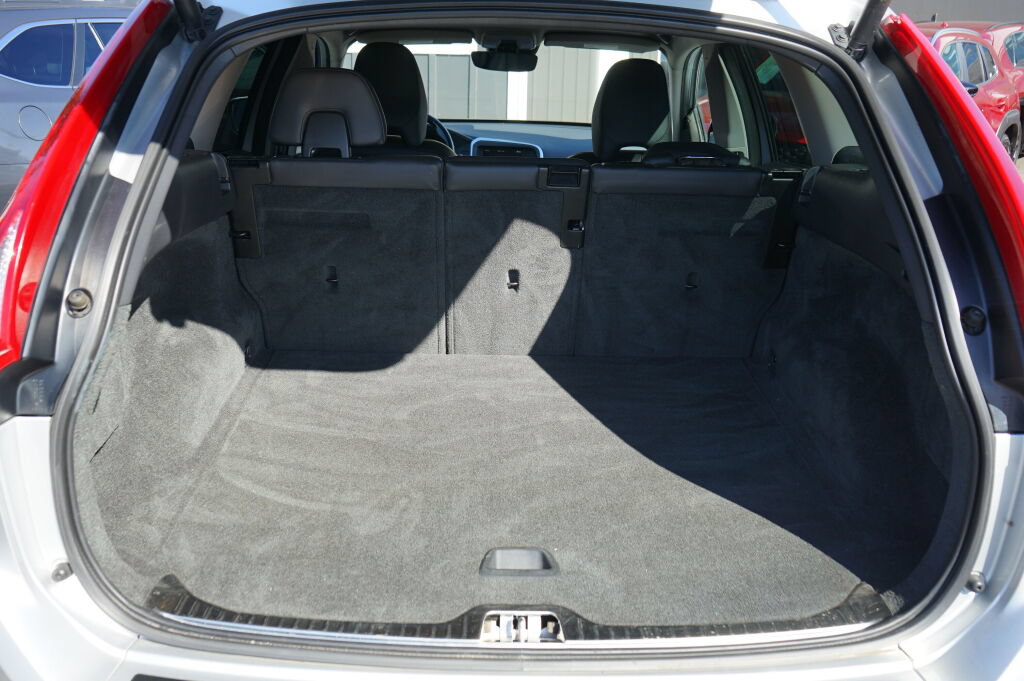 Used 2015 Volvo XC60 T6 w/ Proximity Package AWD/4WD image 12