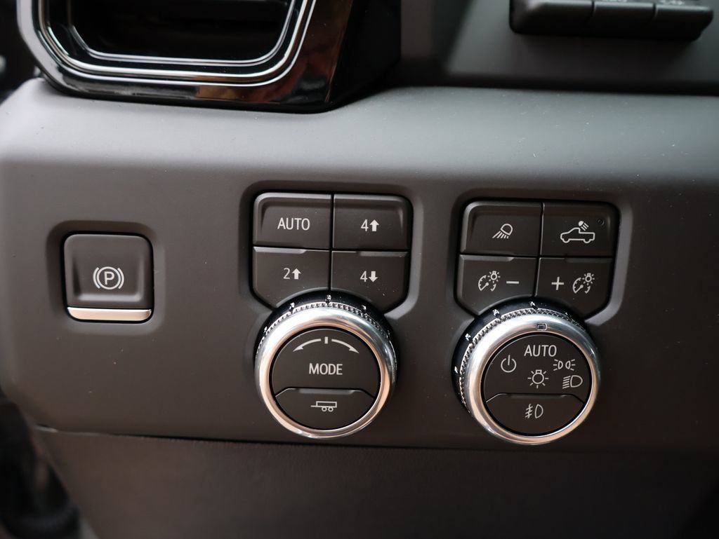 New 2026 GMC Sierra 2500 AT4 w/ AT4 Premium Plus Package AWD/4WD image 35