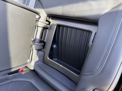 Used 2021 GMC Sierra 3500 SLT w/ SLT Preferred Package image 14