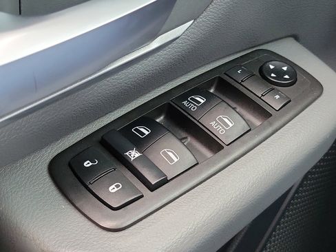 Used 2021 RAM 1500 Big Horn image 24