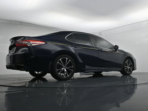 Used 2018 Toyota Camry SE w/ Convenience Package FWD image 23