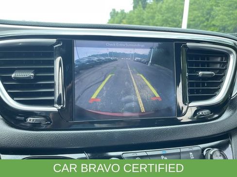 Used 2019 Chrysler Pacifica Touring Plus w/ S Appearance Package FWD image 15