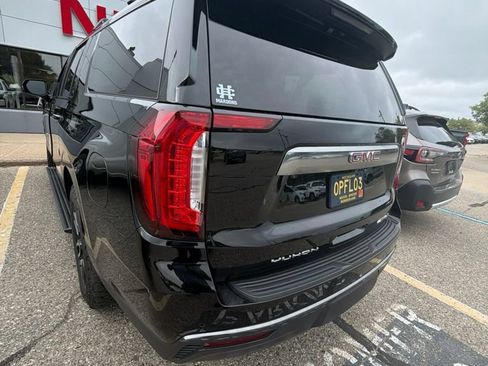 Used 2021 GMC Yukon XL AT4 w/ AT4 Premium Plus Package AWD/4WD image 13