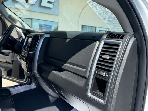 Used 2021 RAM 1500 Classic SLT image 24