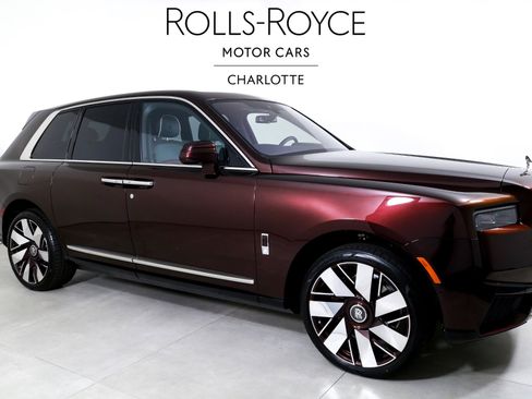 Certified 2025 Rolls-Royce Cullinan image 5