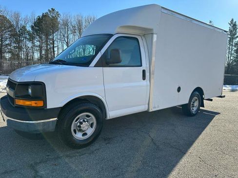 Used 2017 Chevrolet Express 3500 image 32
