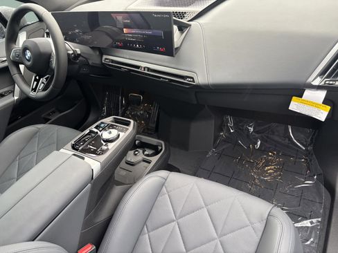 Used 2026 BMW iX xDrive60 w/ M Sport Package AWD/4WD image 25