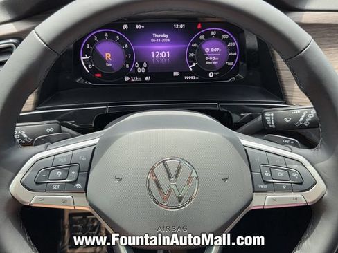 Used 2025 Volkswagen Atlas SEL Premium R-Line AWD/4WD image 21