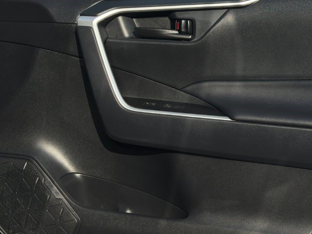 Certified 2025 Toyota RAV4 LE FWD image 18