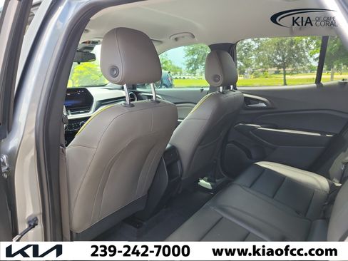 Used 2025 Chevrolet Trax ACTIV w/ Driver Confidence Package FWD image 13