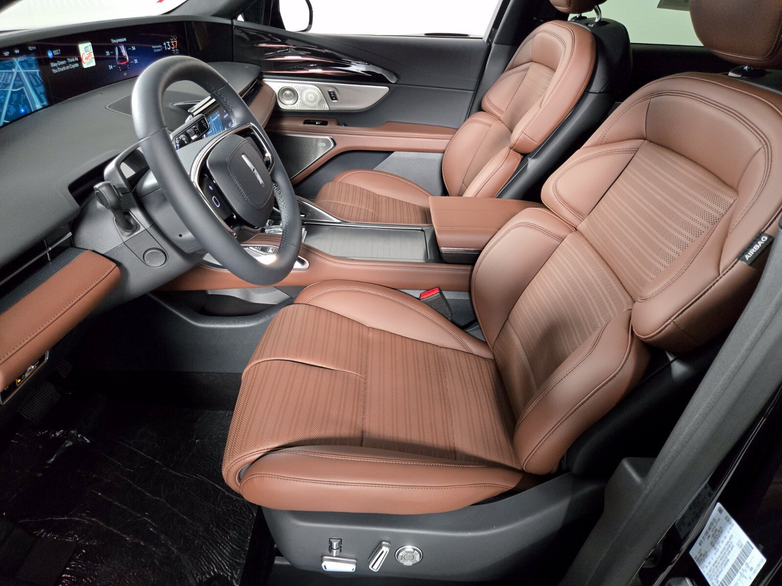 New 2026 Lincoln Nautilus Reserve AWD/4WD image 13