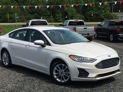 Used 2019 Ford Fusion SE image 8