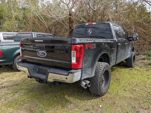 Used 2019 Ford F250 Lariat w/ Chrome Package image 3