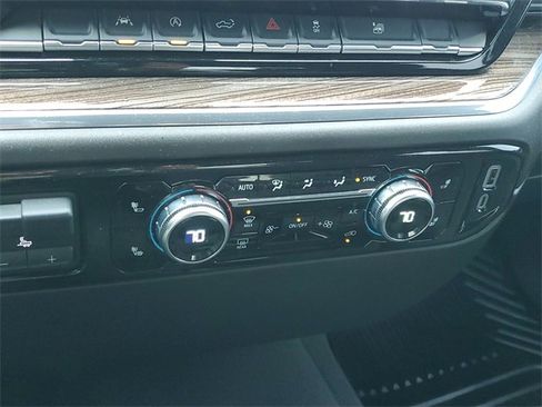 Used 2025 GMC Sierra 1500 Elevation image 30