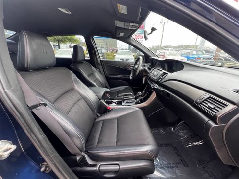 Used 2017 Honda Accord Sport image 13