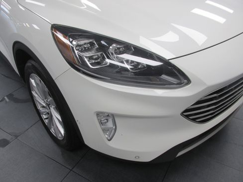 Used 2022 Ford Escape Titanium w/ Titanium Elite Package image 10