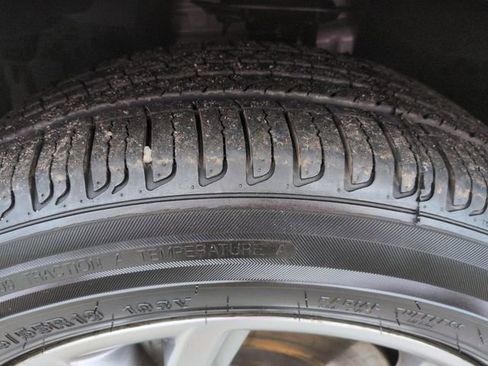 Used 2017 Ford Edge Titanium w/ Equipment Group 301A image 11