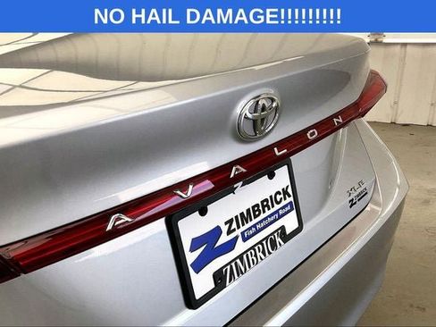 Used 2020 Toyota Avalon XLE w/ Moonroof Package FWD image 9