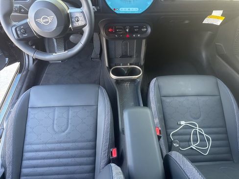 Used 2026 MINI Cooper 4-Door Hardtop FWD image 14