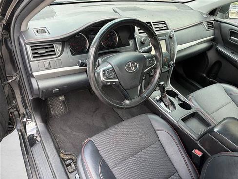 Used 2016 Toyota Camry SE FWD image 14