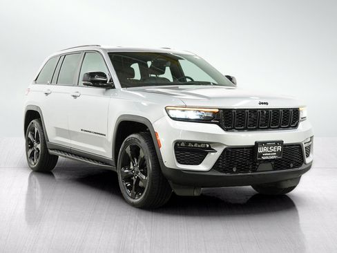 Used 2024 Jeep Grand Cherokee Limited w/ Luxury Tech Group II AWD/4WD image 7