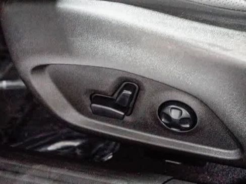 Used 2019 Jeep Renegade Limited image 18