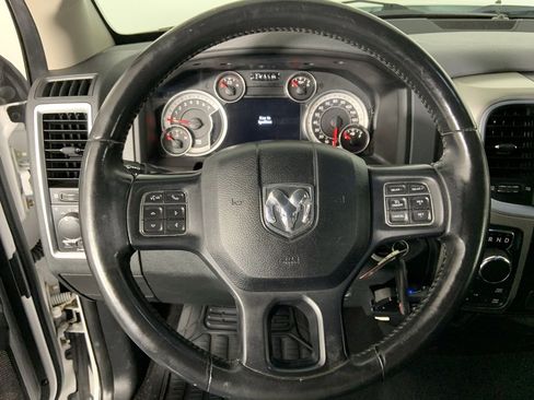 Used 2014 RAM 1500 Classic SLT w/ Luxury Group image 9