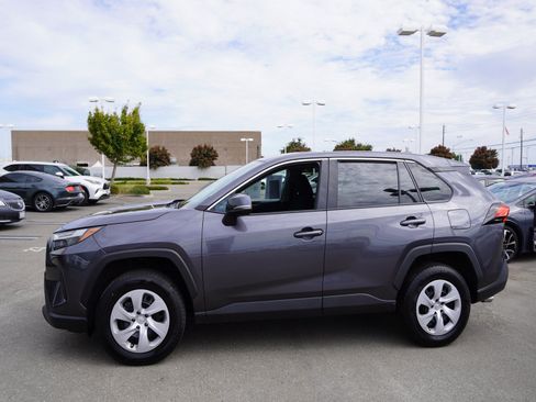 Used 2024 Toyota RAV4 LE AWD/4WD image 6