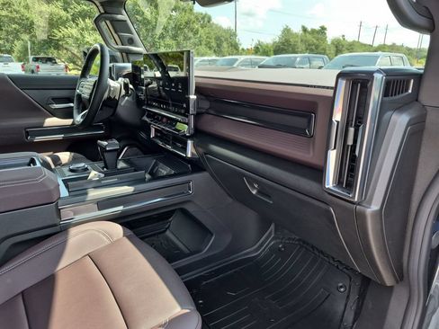 New 2026 GMC Hummer EV 4x4 Crew Cab w/ LPO, Dark Essentials Package image 38