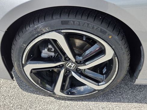 Used 2022 Honda Accord Sport image 9