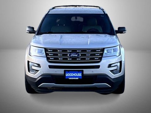 Used 2017 Ford Explorer XLT w/ Equipment Group 202A image 2