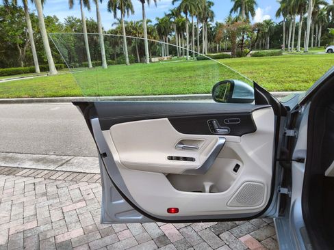Used 2025 Mercedes-Benz CLA 250 4MATIC image 26