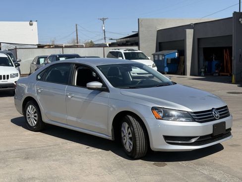 Used 2014 Volkswagen Passat 1.8T S image 3
