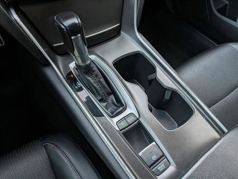 Used 2018 Honda Accord Sport image 12