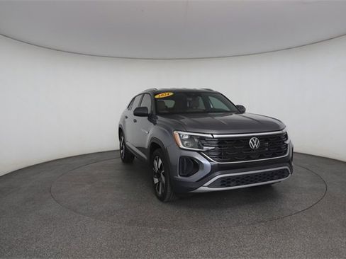 Used 2024 Volkswagen Atlas Cross Sport SE image 29