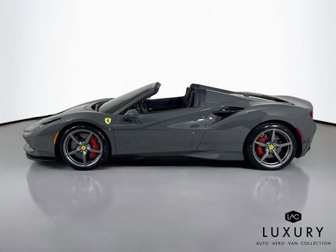 Used 2021 Ferrari F8 Tributo image 9