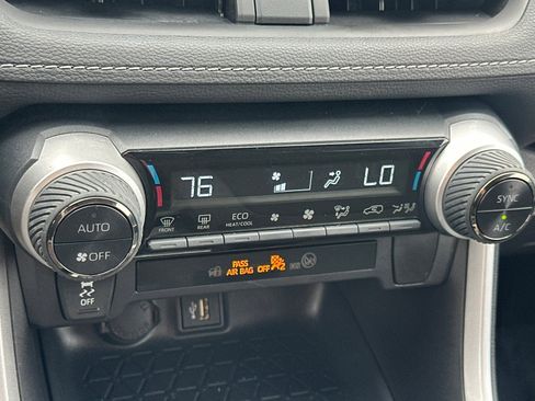 Certified 2025 Toyota RAV4 LE image 25